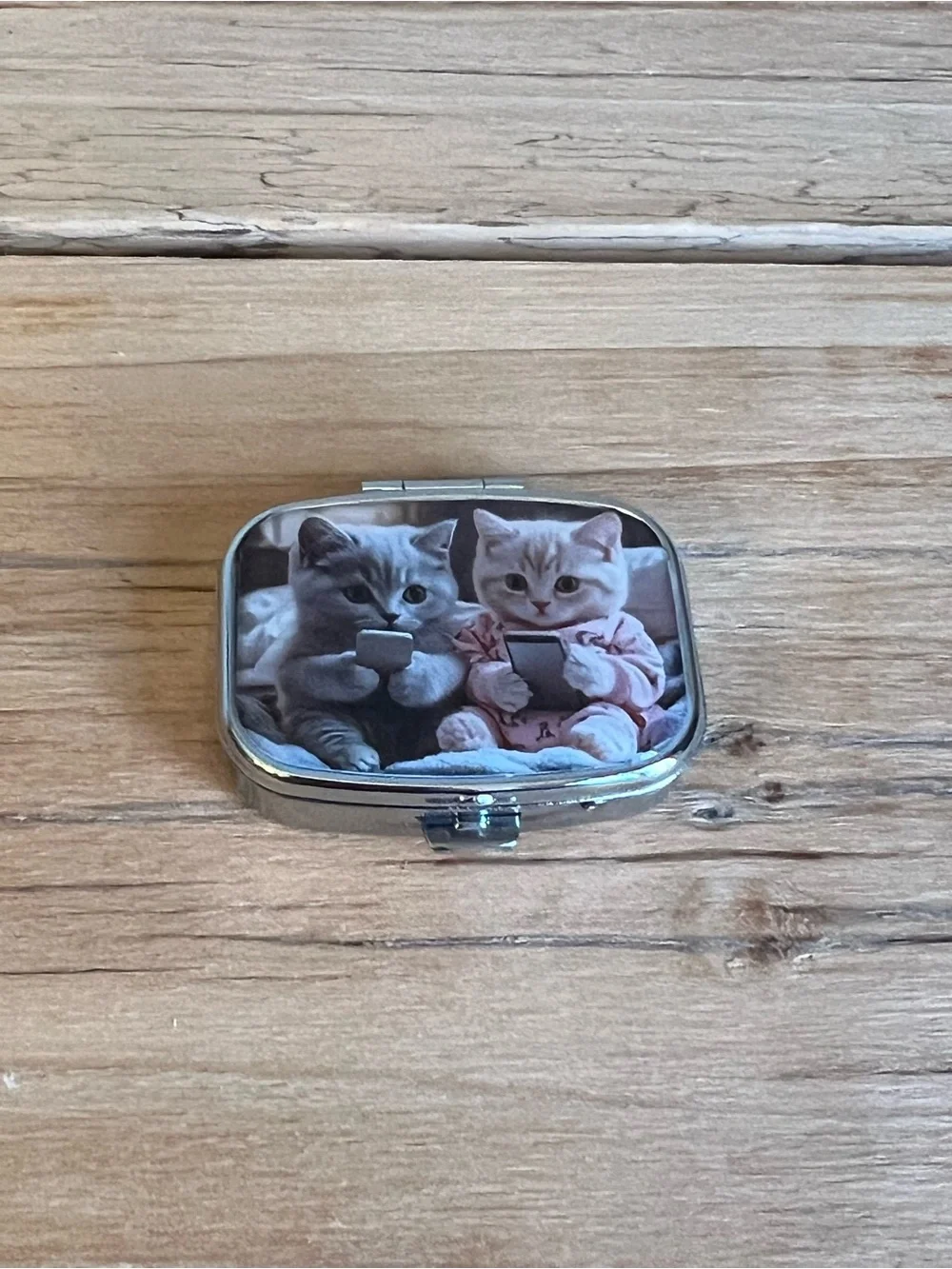 2 Phone Scrolling Kittens Compact Mirror Pill Box/Travel Jewelry Box For Purse